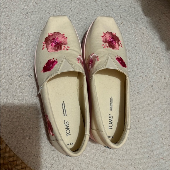 TOMS Platforms - Picture 1 of 3